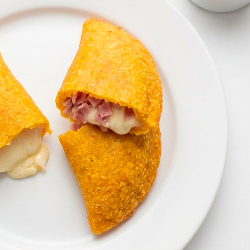 Empanada de jamón con queso